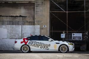 2014 BMW M5 by Akrapovic