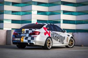 2014 BMW M5 by Akrapovic