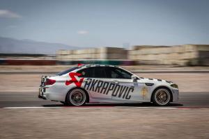2014 BMW M5 by Akrapovic