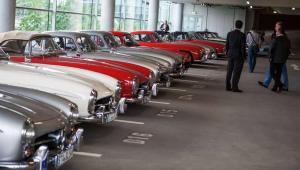 В Мюнхене прошел парад автомобилей Mercedes 300SL разных лет