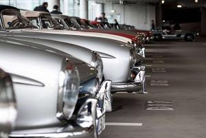Парад автомобилей Mercedes-Benz 300SL