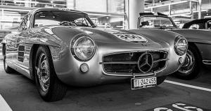 Парад автомобилей Mercedes-Benz 300SL