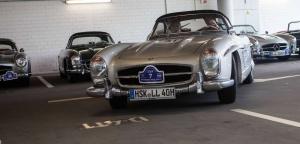 Парад автомобилей Mercedes-Benz 300SL