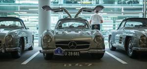 Парад автомобилей Mercedes-Benz 300SL