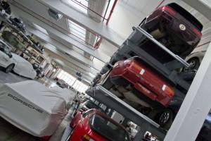 Автосклад Porsche в Штутгарде