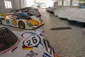 Автосклад Porsche в Штутгарде