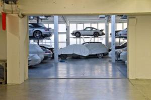 Автосклад Porsche в Штутгарде