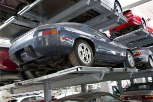 Автосклад Porsche в Штутгарде