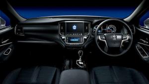2014 Toyota Crown Athlete S Four Hybrid