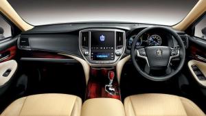 2014 Toyota Crown Royal Saloon G Four Hybrid