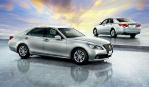 2014 Toyota Crown Royal Saloon G Hybrid
