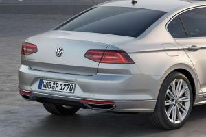 2015 Volkswagen Passat R-Line