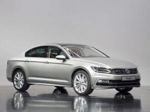 2015 Volkswagen Passat R-Line 4-Motion