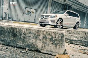 2014 Mercedes-Benz GL550 by MC Customs