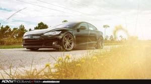 2014 Tesla Model S by ADV.1 Wheels