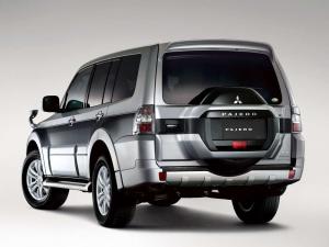 2014 Mitsubishi Pajero 5-Door JP)