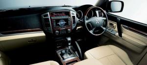 2014 Mitsubishi Pajero 5-Door JP)
