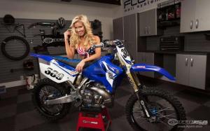 Фотосессия Джессики и Yamaha YZ250 2014