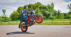 Обзор KTM Duke 390: большой мотор у маленького байка