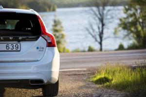 2014 Volvo V60 D6 Plug-in Hybrid by Polestar