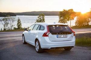 2014 Volvo V60 D6 Plug-in Hybrid by Polestar