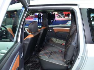 2014 Lada Largus Cross Live From Moscow 2014