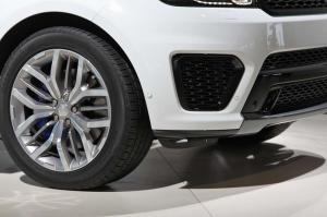 2014 Land Rover Range Rover Sport SVR Live From Moscow 2014