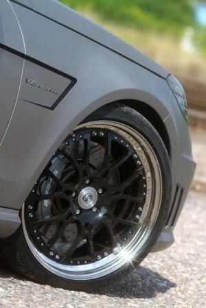 2014 Mercedes-Benz E-LM63-700 by Loewenstein