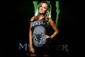 расотки Monster Energy