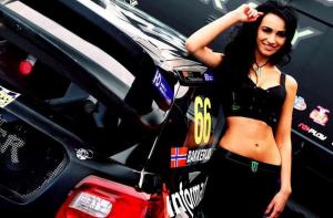 расотки Monster Energy