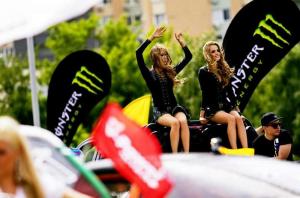 расотки Monster Energy