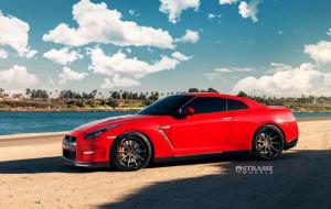 2014 Nissan GT-R on Strasse Wheels