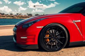 2014 Nissan GT-R on Strasse Wheels