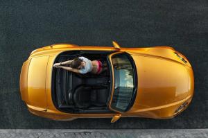 Красивая девушка и Honda S2000