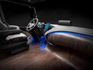 2014 Mercedes-Benz Future Truck 2025