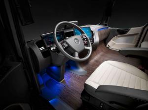 2014 Mercedes-Benz Future Truck 2025