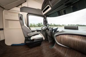 2014 Mercedes-Benz Future Truck 2025