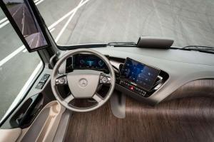 2014 Mercedes-Benz Future Truck 2025
