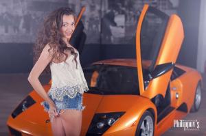 Красивая незнакомка и Lamborghini