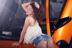 Красивая незнакомка и Lamborghini