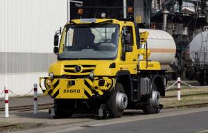 2014 Mercedes-Benz Unimog U423 Road-Raile