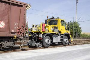 2014 Mercedes-Benz Unimog U423 Road-Raile