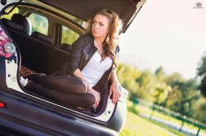 Раскрасавица и Nissan Juke