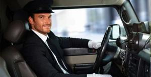 Почему выгодно брать в аренду авто с водителем