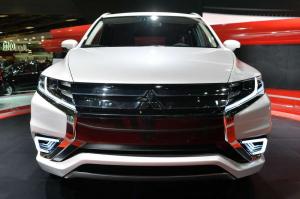 2014 Mitsubishi Outlander PHEV Concept-S Live From Paris 2014