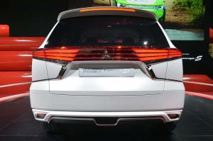 2014 Mitsubishi Outlander PHEV Concept-S Live From Paris 2014