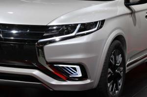 2014 Mitsubishi Outlander PHEV Concept-S Live From Paris 2014