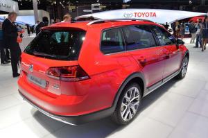 2014 Volkswagen Golf Alltrack Live From Paris 2014
