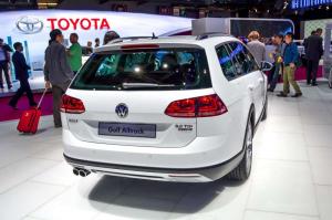 2014 Volkswagen Golf Alltrack Live From Paris 2014