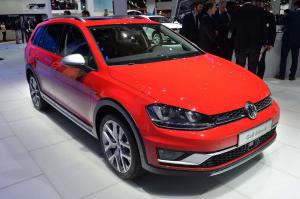 2014 Volkswagen Golf Alltrack Live From Paris 2014